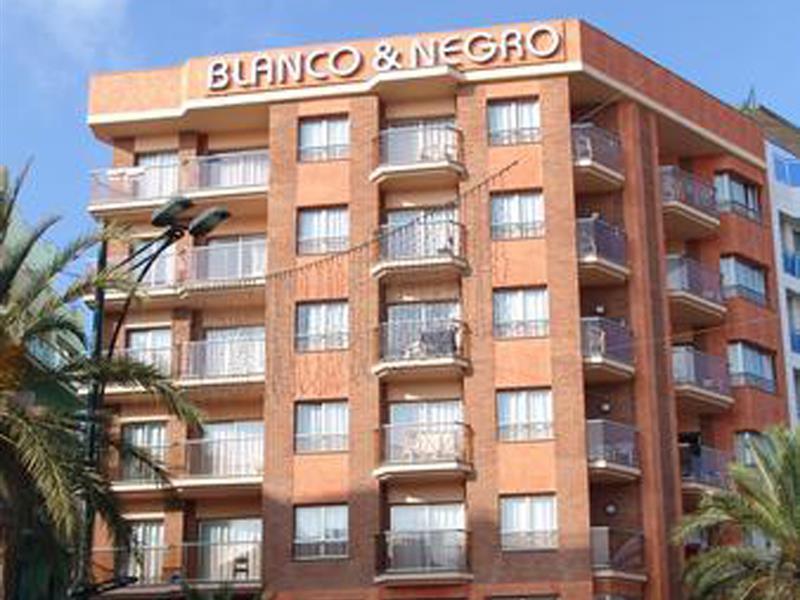 Blanco Y Negro Apartments Lloret de Mar Ngoại thất bức ảnh
