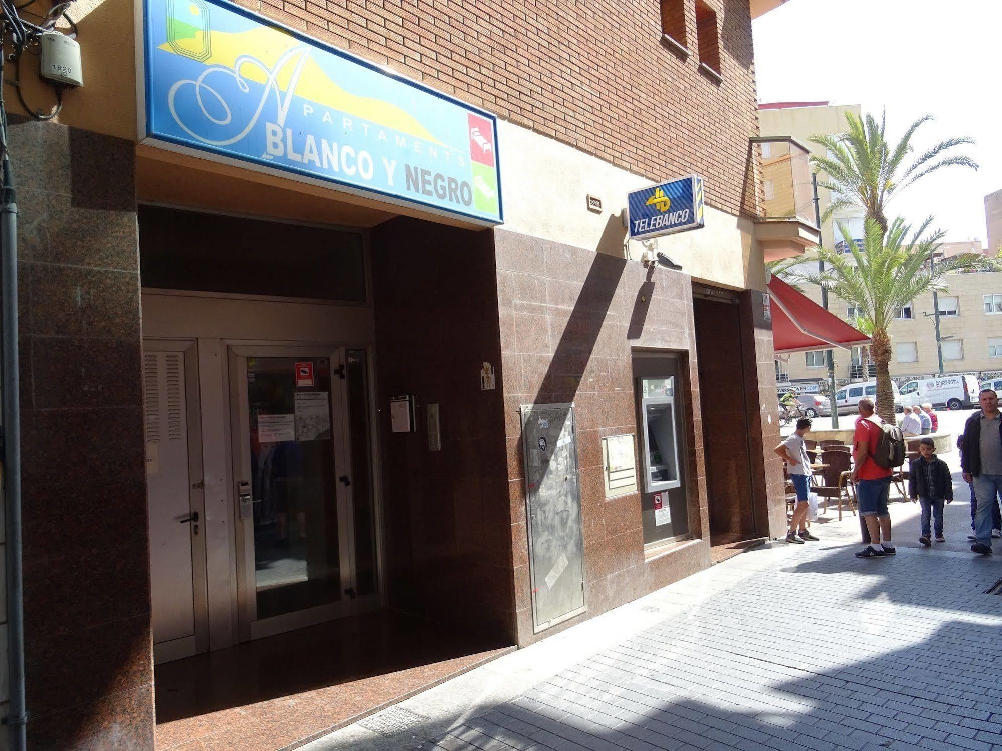 Blanco Y Negro Apartments Lloret de Mar Ngoại thất bức ảnh
